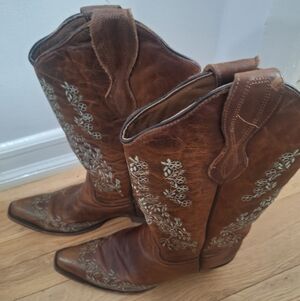 Brown Embroidered Heeled Boots